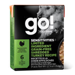 Voir l’image dans la galerie, Petcurean Go! Solutions Sensitivities - Chien Dinde Éffilochée à Ingrédients Limités - Nourriture Humide Sans Grains pour Chiens en Tetra Pak